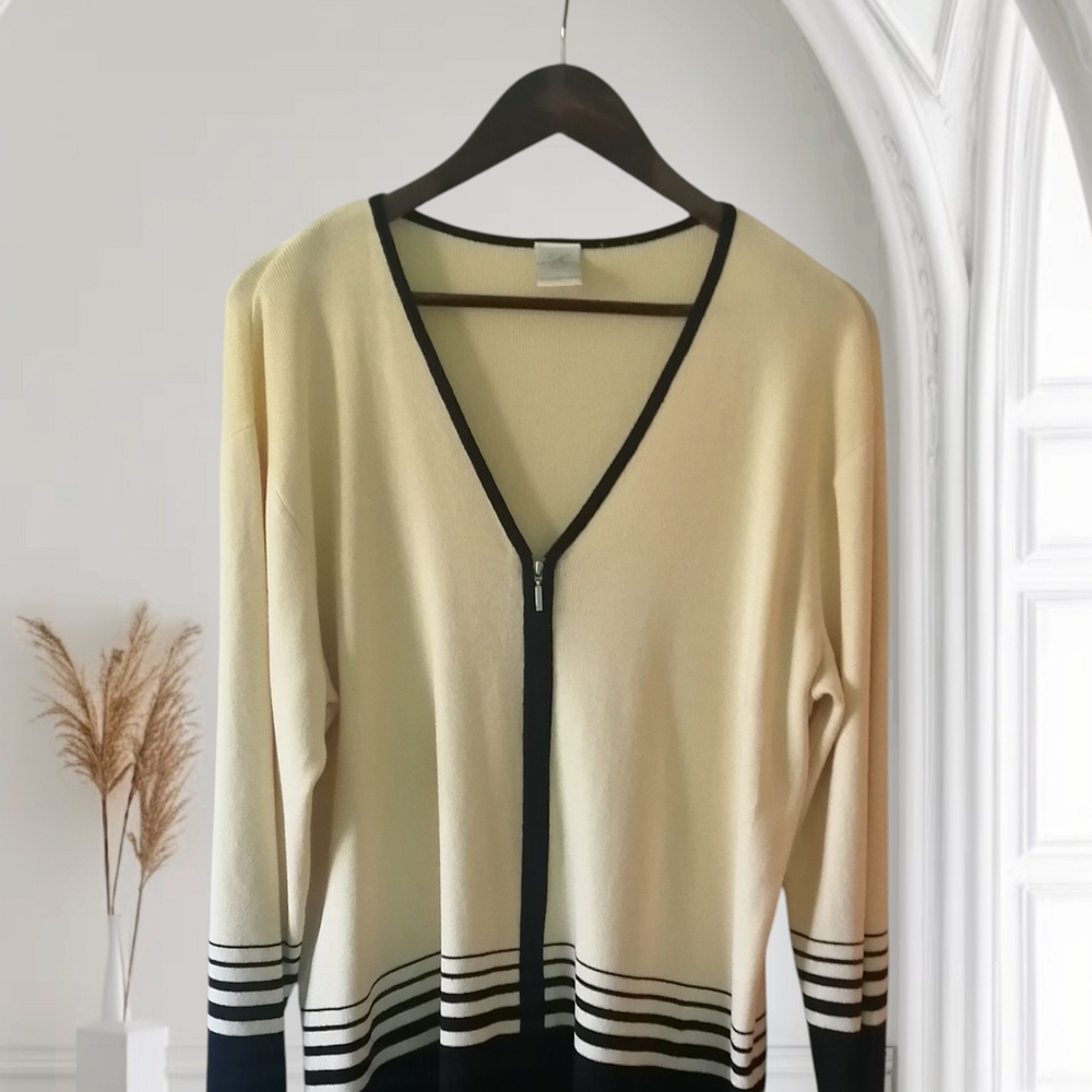 Emma James Cream and Black V-Neck Cardigan